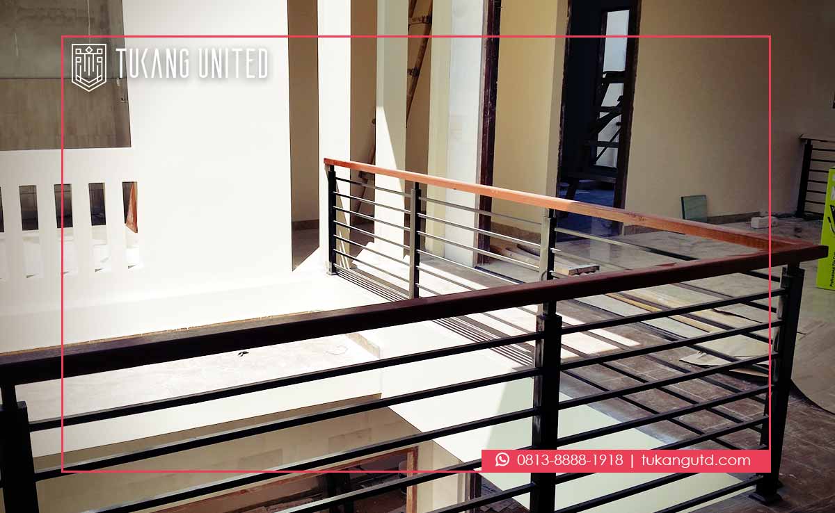 Railing Balkon Kayu Bengkirai Desain Minimalis 2019